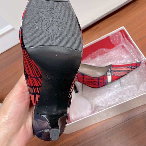 NWOT Satin Sling Back Pumps 7.5 - Picture 3 of 3